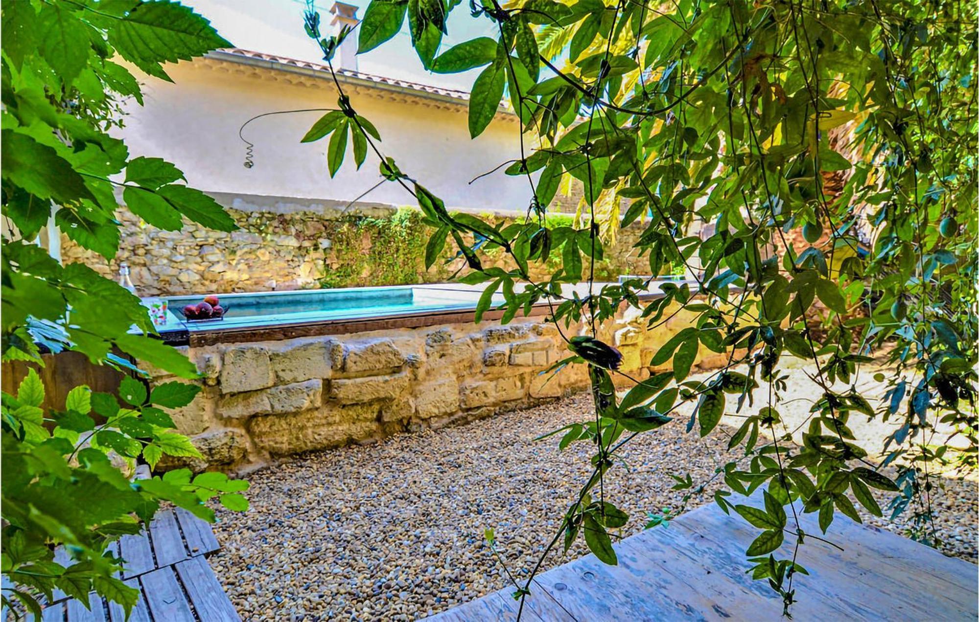 Awesome Apartment In Pujaut With Swimming Pool Exteriér fotografie