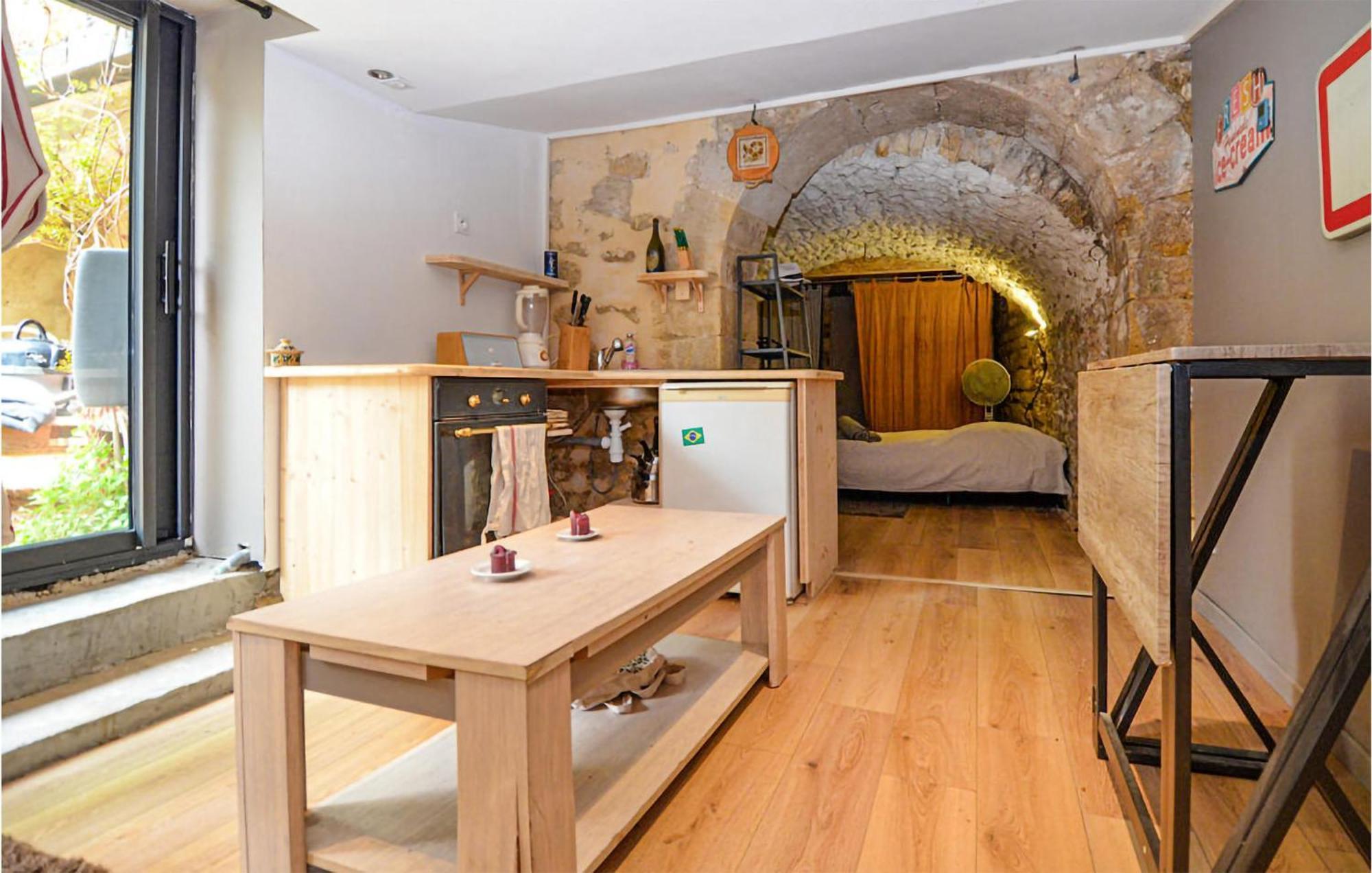 Awesome Apartment In Pujaut With Swimming Pool Exteriér fotografie